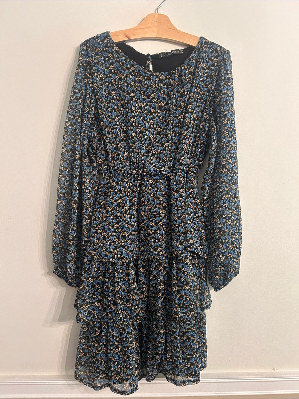 Clew Woman- Blue Floral Tiered Long Sleeve Dress size 2